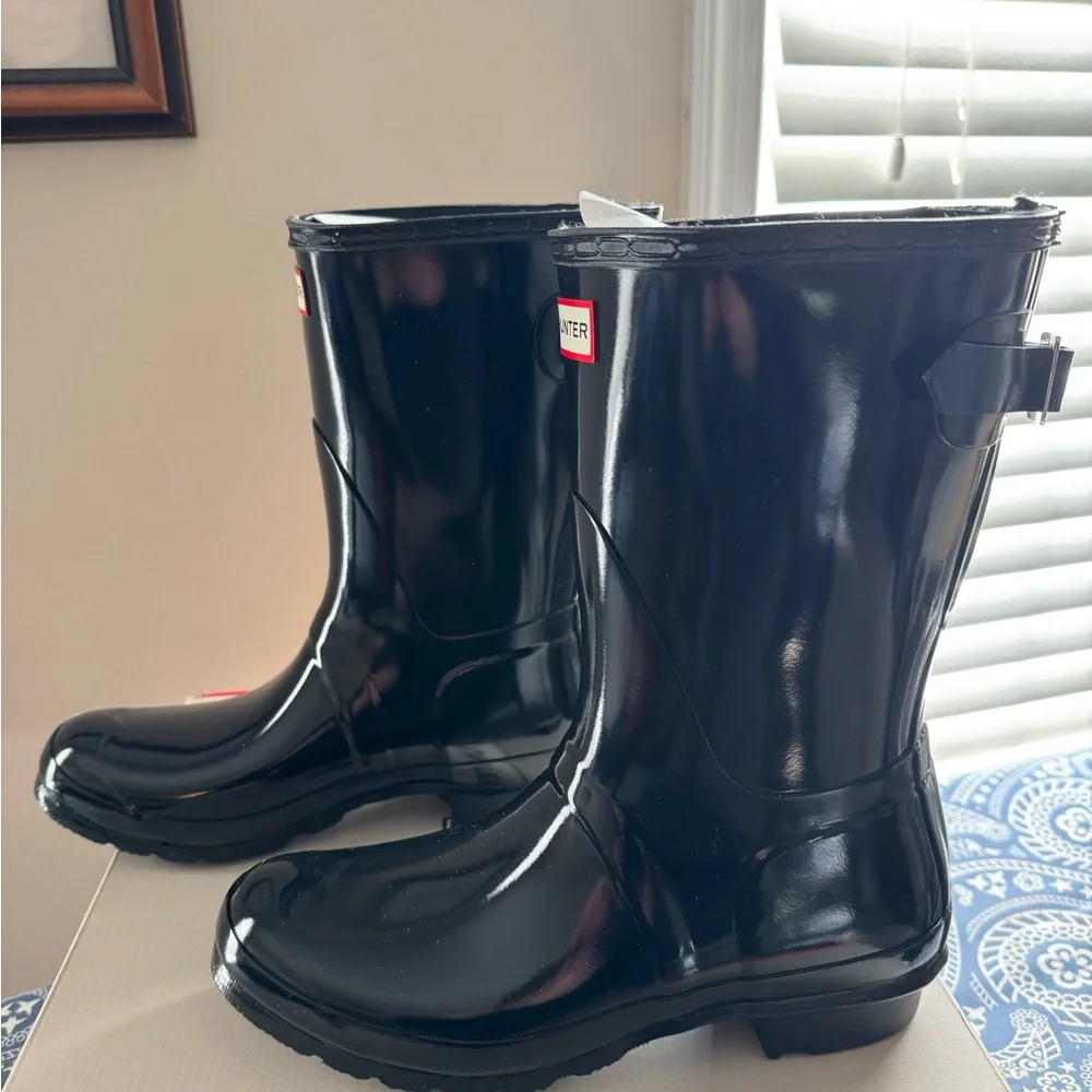 NWT Hunter Original Short Gloss Boot with Expandable Back -Womens Size 9 - Picture 4 of 13
